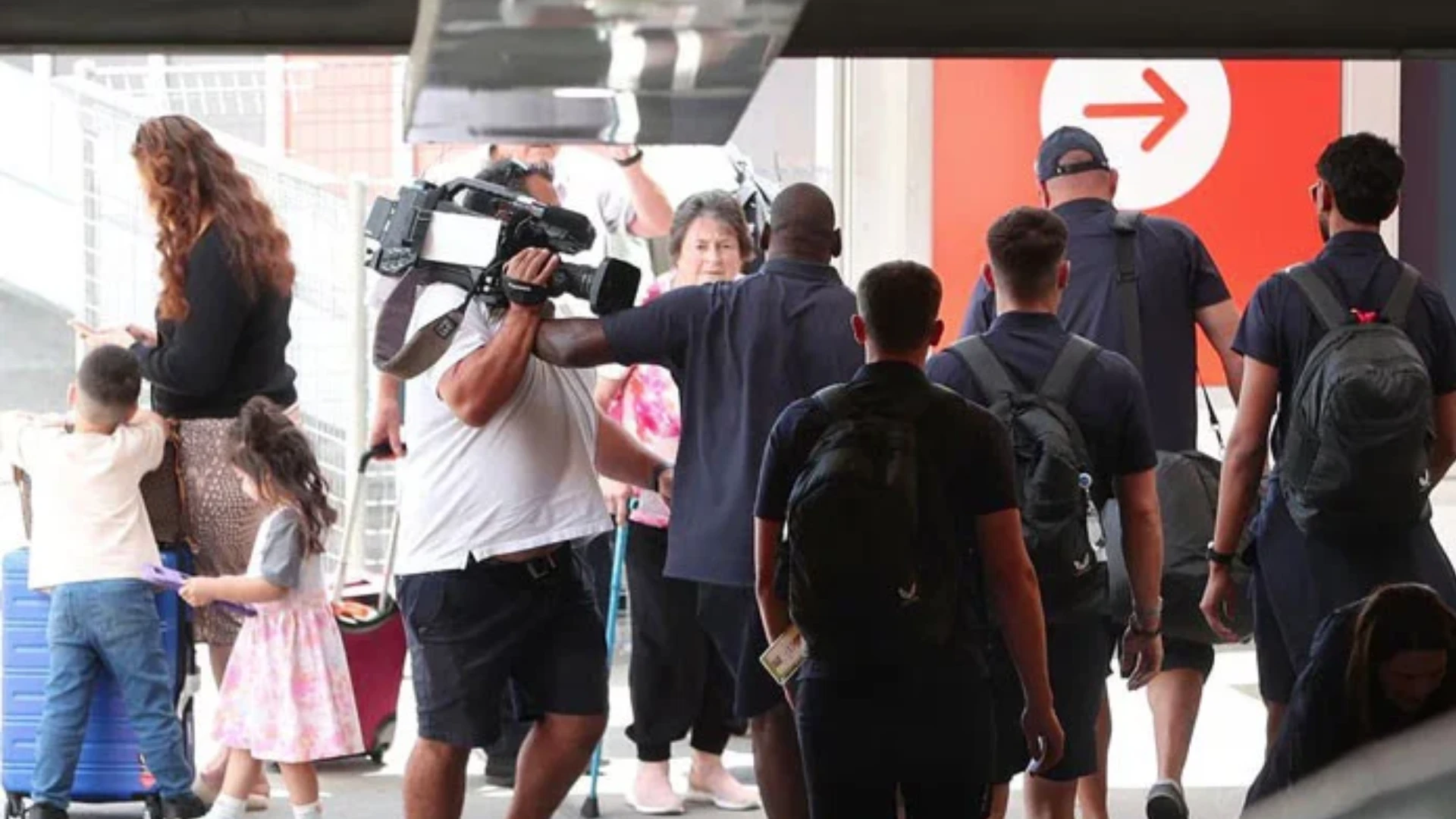 ایشز سیریز میں انگلش سکیورٹی اسٹاف کا آسٹریلوی میڈیا سے تنازع