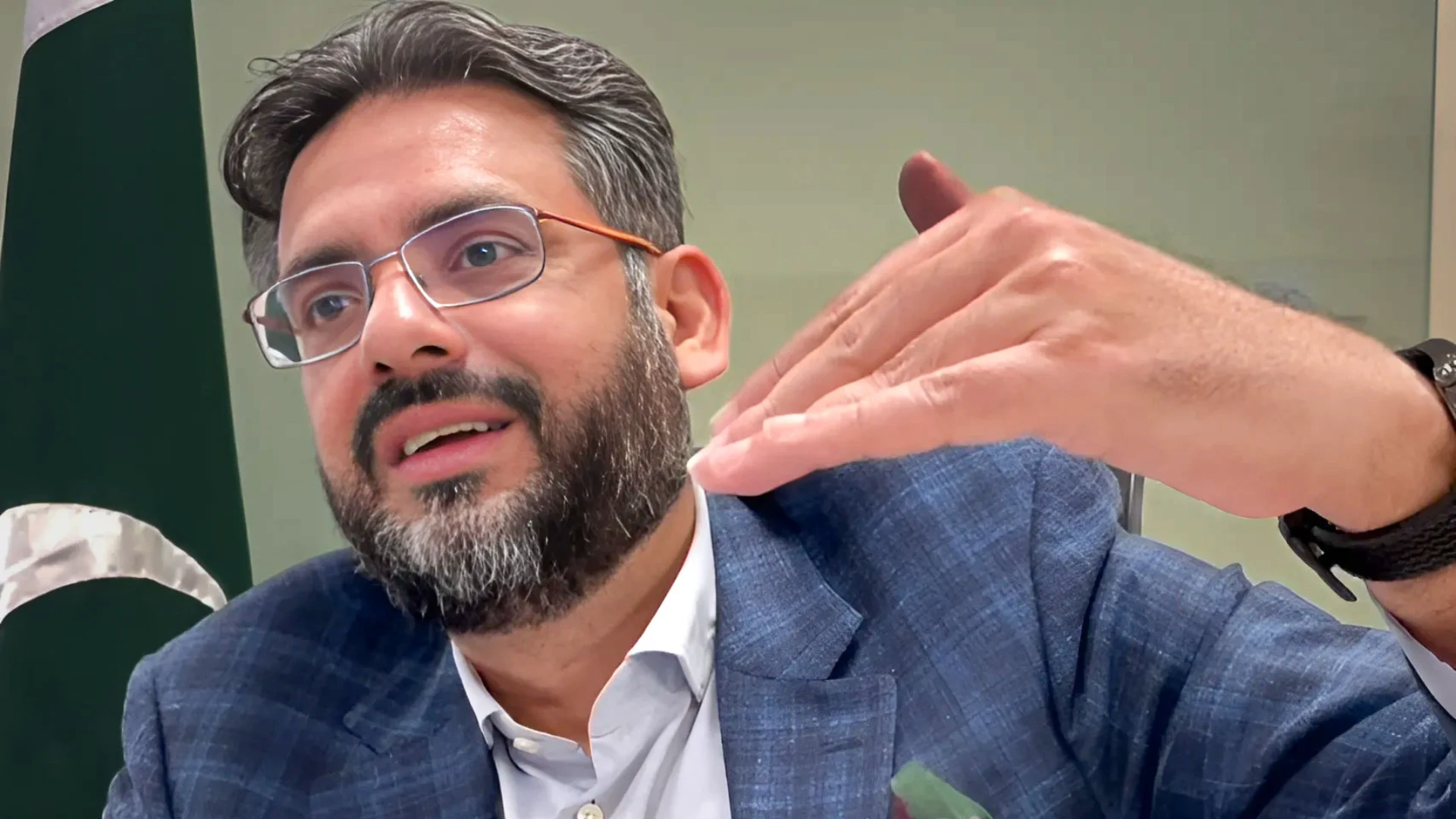 خیبرپختونخوا کے مشیر خزانہ کی معاشی صورتحال پر تشویش [Draft]