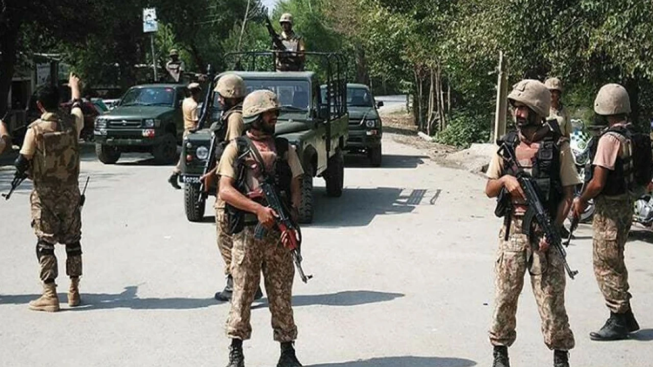 ڈی آئی خان میں آپریشن، 7 دہشت گرد ہلاک، ایک اہلکار شہید [Draft]