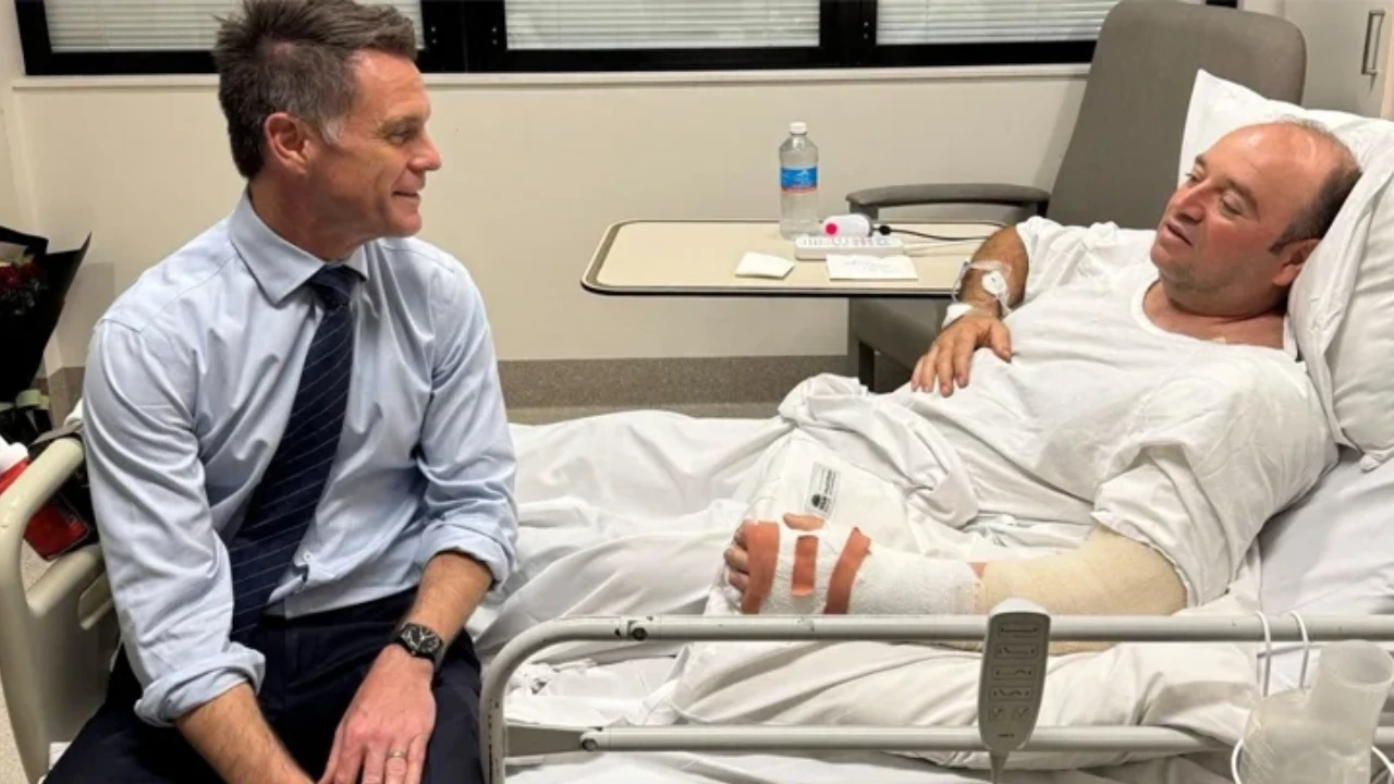 آسٹریلیا کے وزیراعظم کی احمد سے اسپتال میں ملاقات، قوم کی طرف سے شکریہ [Draft]