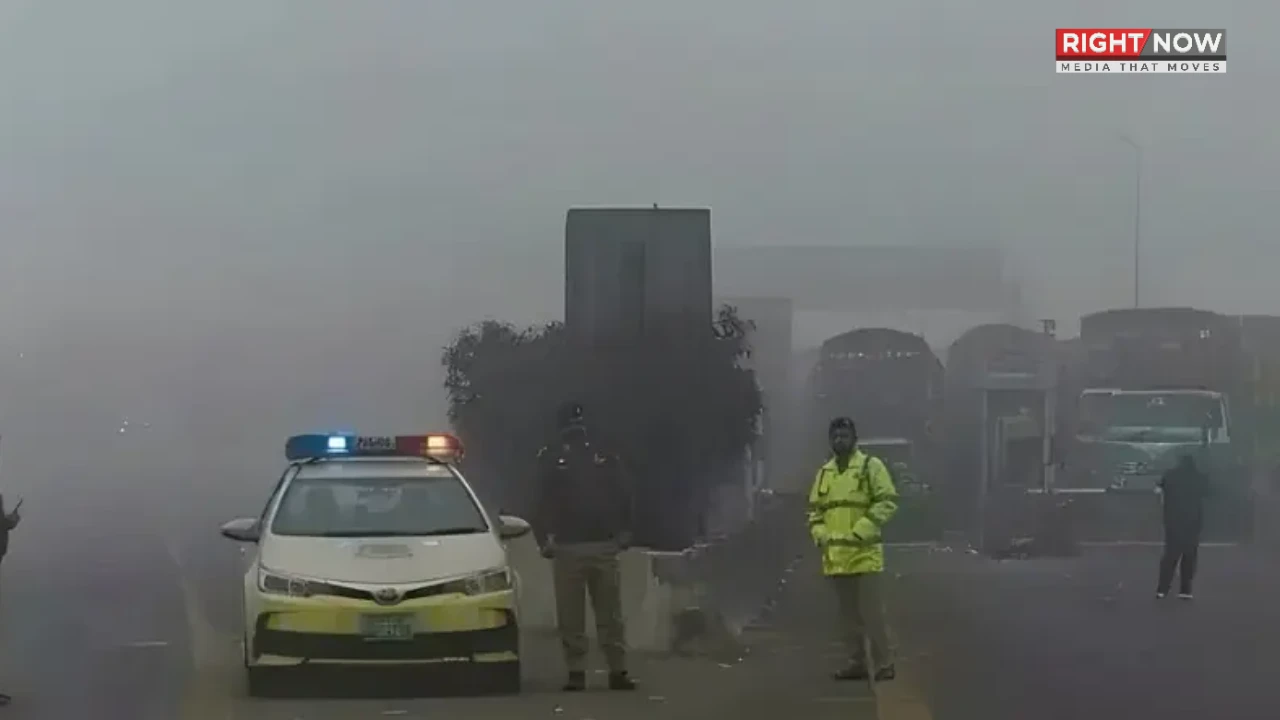 صادق آباد میں دھند کے باعث حادثہ، 3 جاں بحق، موٹرویز بند [Draft]