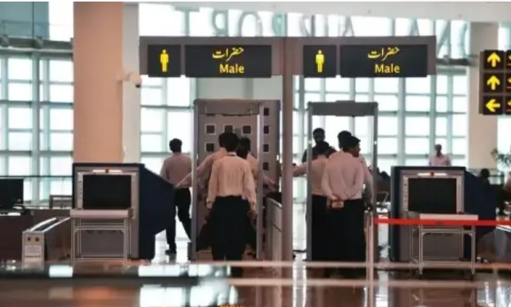 وزٹ ویزا پر غیر قانونی ملازمت کے لیے ملائیشیا جانے والے 23 افراد کراچی ایئرپورٹ پر آف لوڈ [Draft]