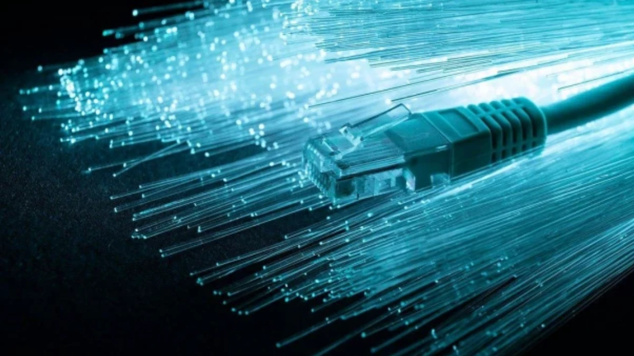 چین کی جدید نیٹ ورک ٹیکنالوجی نے 699 دنوں کا ڈیٹا 1.6 گھنٹوں میں منتقل کر دیا [Draft]