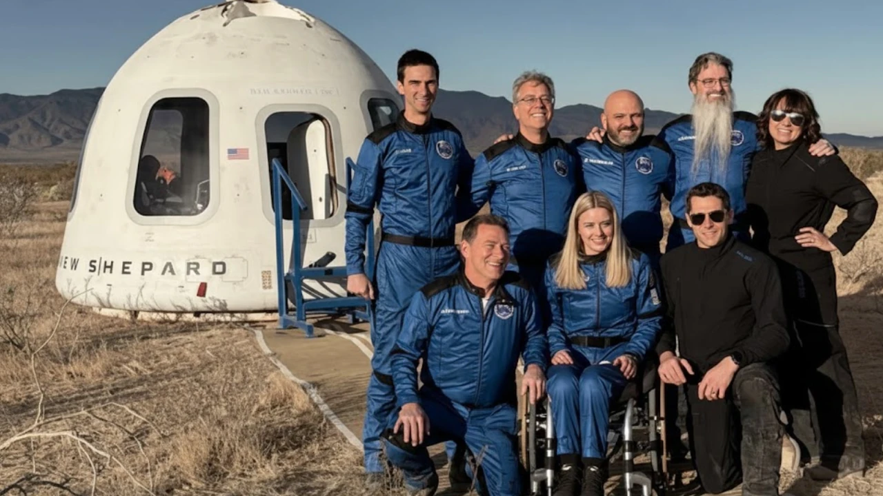 وہیل چیئر پر پہلی خاتون خلا باز کی مائیکائلا بینتھاؤس کی کامیاب واپسی [Draft]