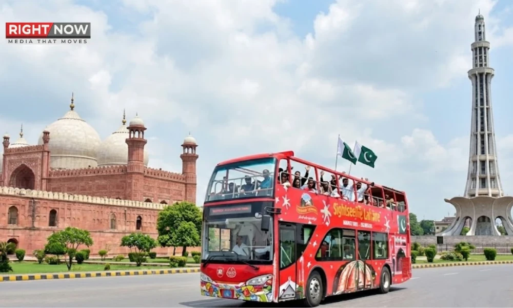 لاہور میں ڈبل ڈیکر بس سروس کی آمدن میں اضافہ، 40 ہزار سیاحوں کا استفادہ [Draft]