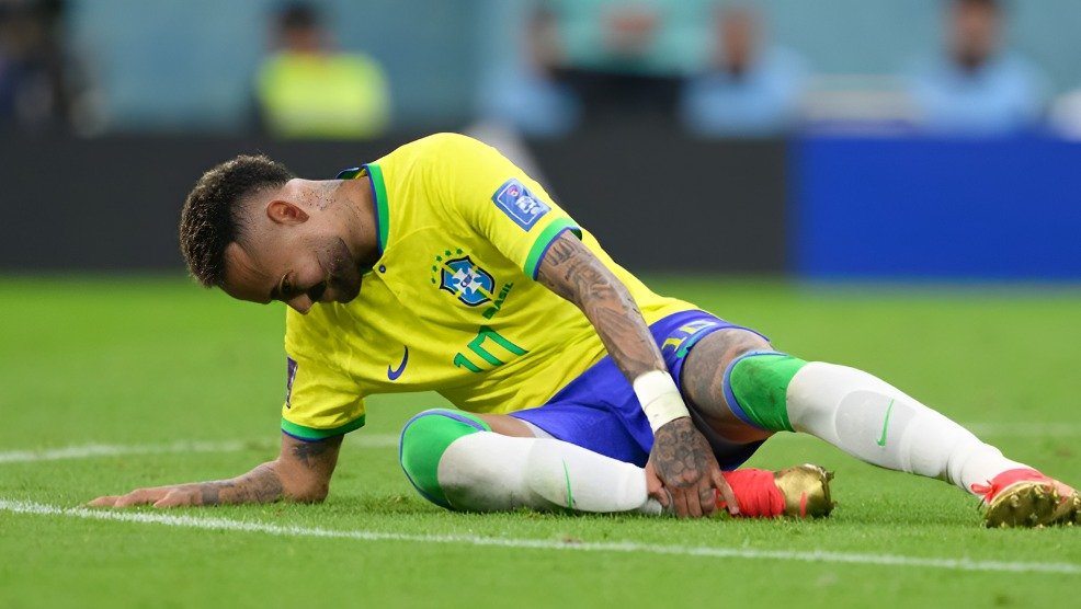 برازیلی فٹبالر نیمار کی کامیاب زانو کی سرجری مکمل