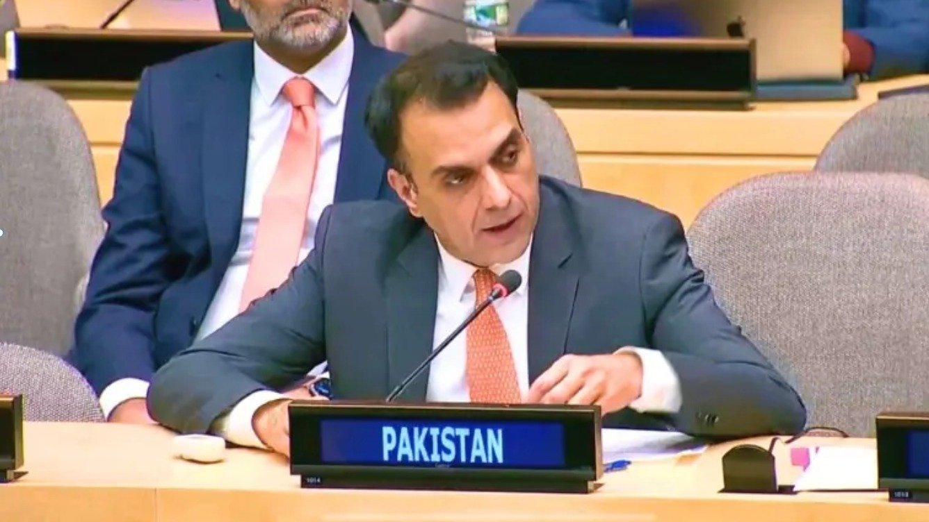 ایران جوہری تنازعہ کا حل مکالمے سے ممکن: پاکستان