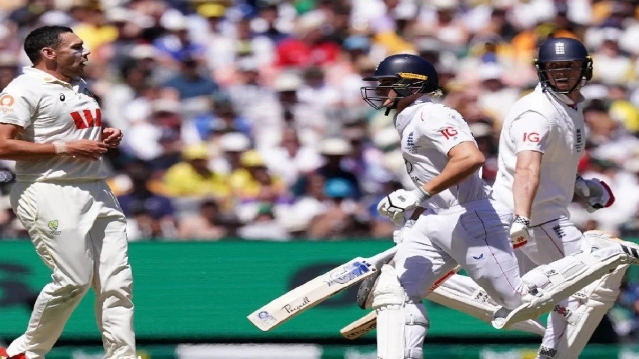 انگلینڈ نے 15 برس بعد آسٹریلیا میں ٹیسٹ میچ جیت لیا