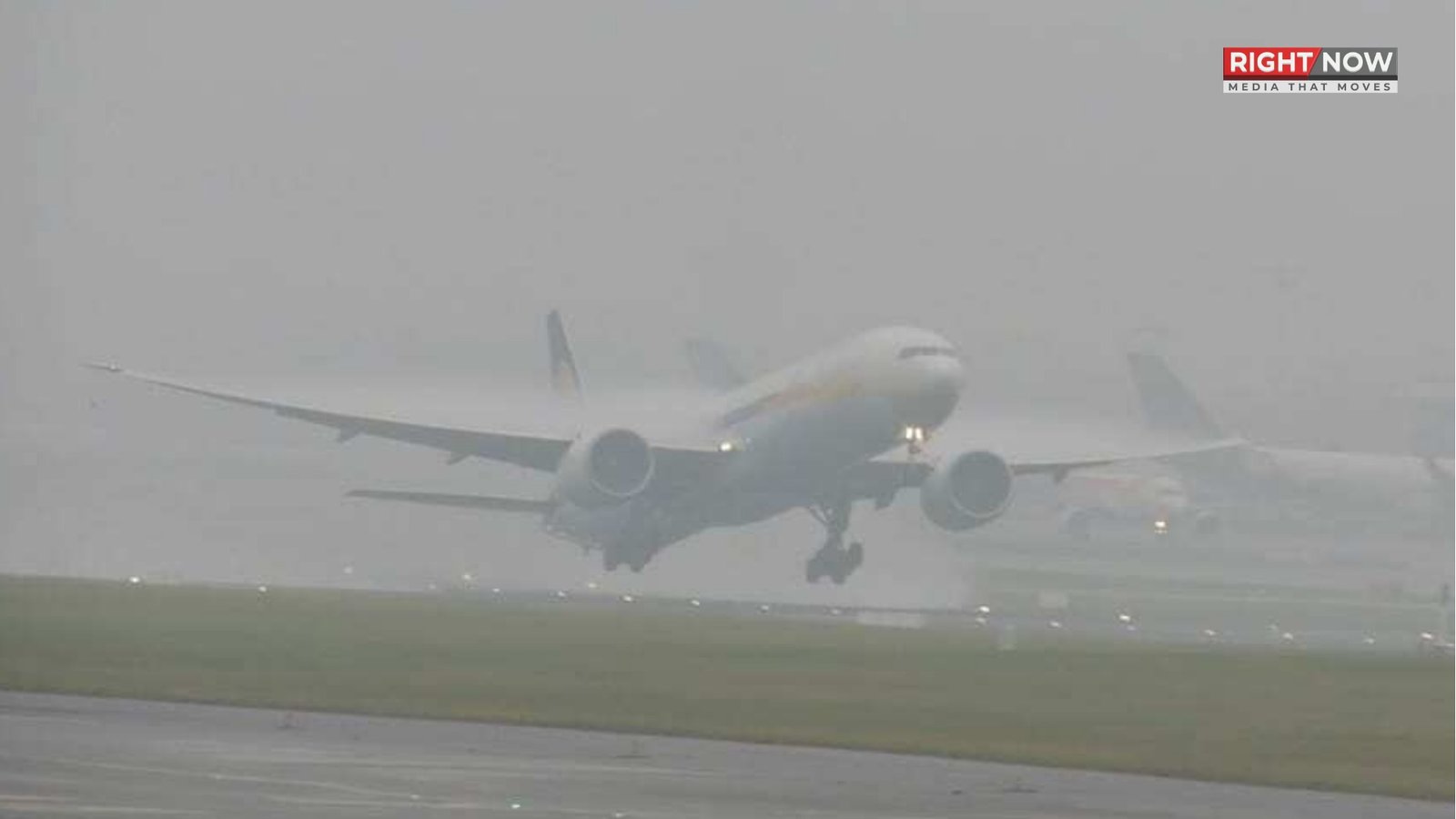 لاہور ایئرپورٹ پر دھند کے باعث فلائٹ آپریشن معطل