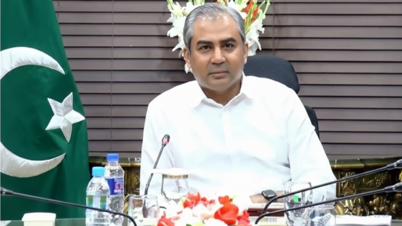 وزیر داخلہ کا پولیس اہلکاروں کے لیے پلاٹس اور اسکالرشپس کا اعلان