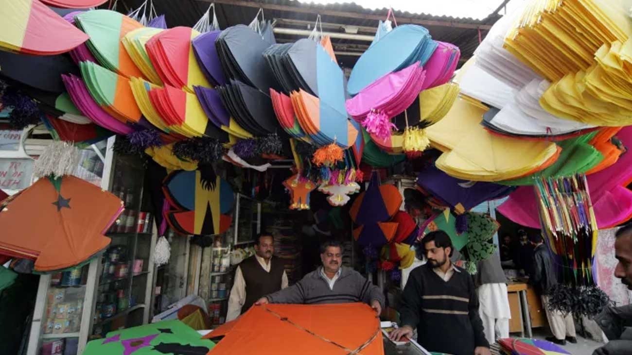 لاہور میں بسنت کیلئے پتنگ سازوں کی رجسٹریشن فیس مقرر