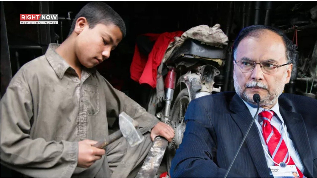 پاکستان میں ڈھائی کروڑ بچے اسکول سے باہر، احسن اقبال