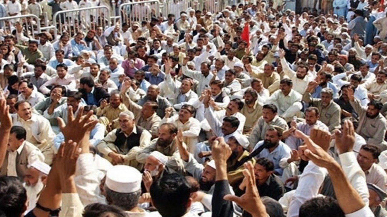 اسلام آباد میں مقامی حکومت کے قانون میں تبدیلیوں پر مزدور تنظیموں کا احتجاج