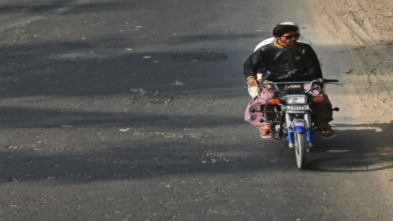 لاہور میں اوورسیز پاکستانی کو جعلی نمبر پلیٹ پر ای چالان