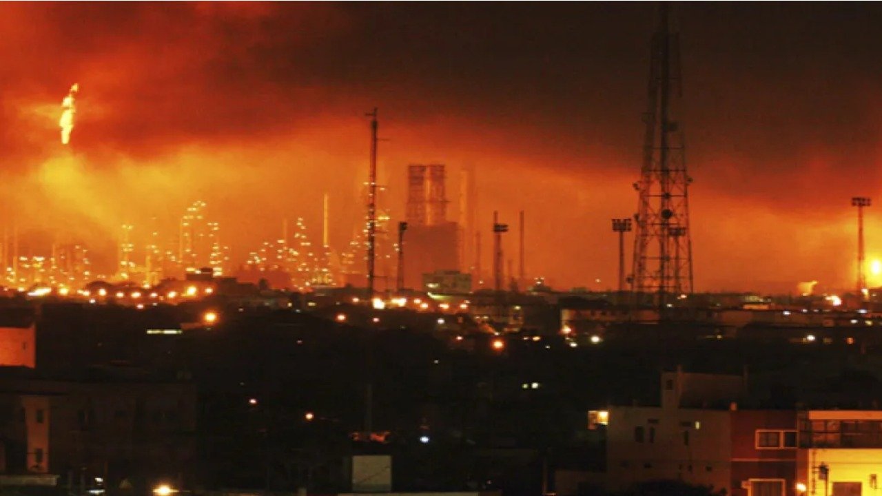 کاراکاس میں دھماکے، امریکی حملے کا خدشہ بڑھ گیا