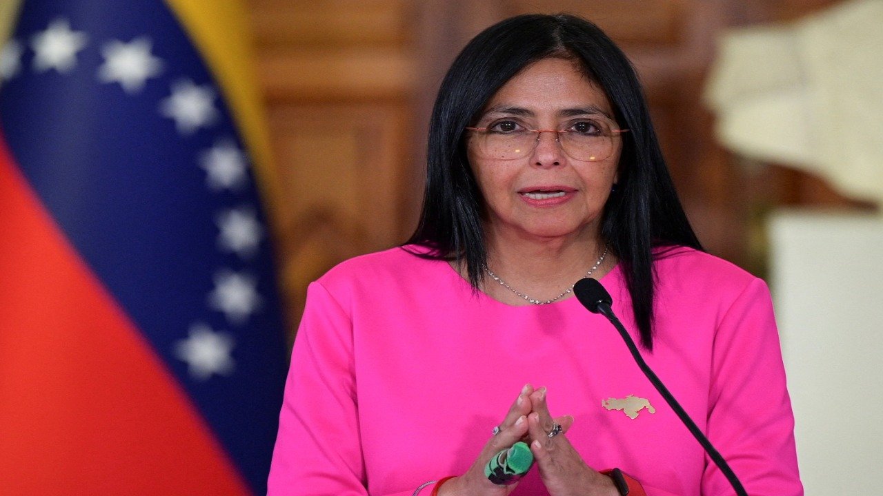 ڈیلسی روڈریگز نے وینزویلا کی عبوری صدر کی حیثیت سے حلف اٹھا لیا