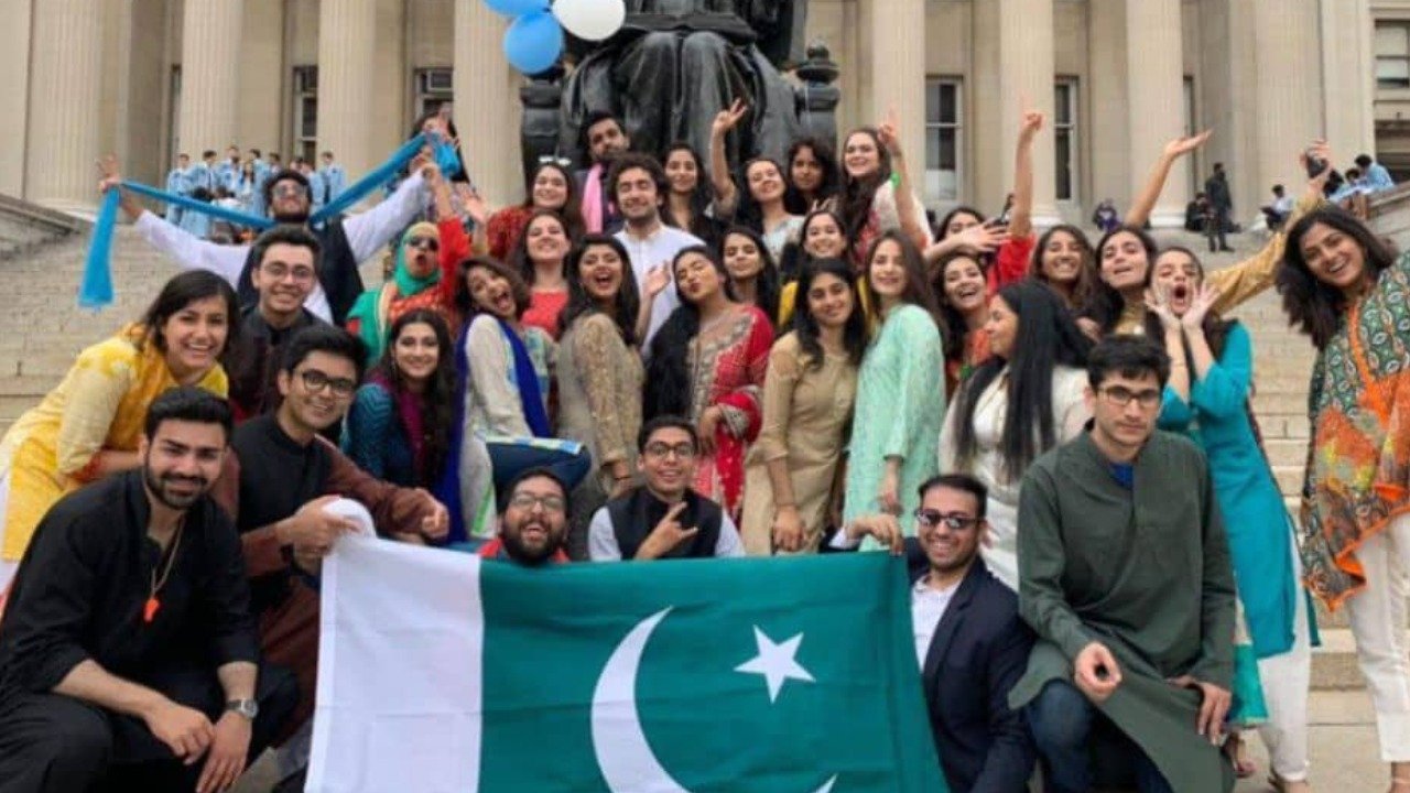 پاکستان سے باہر جانے والوں کی تعداد میں 5 فیصد اضافہ