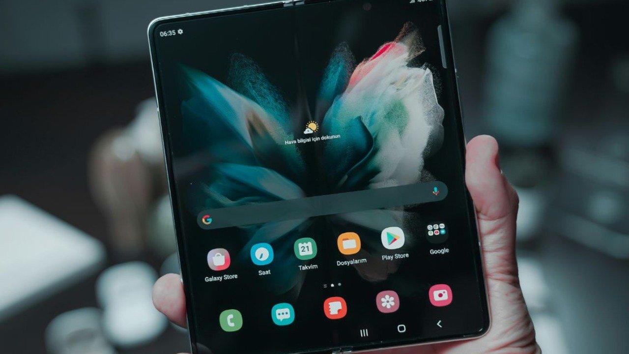 سام سنگ کا نیا رنگ بدلنے والا موبائل مارکیٹ میں مقبول