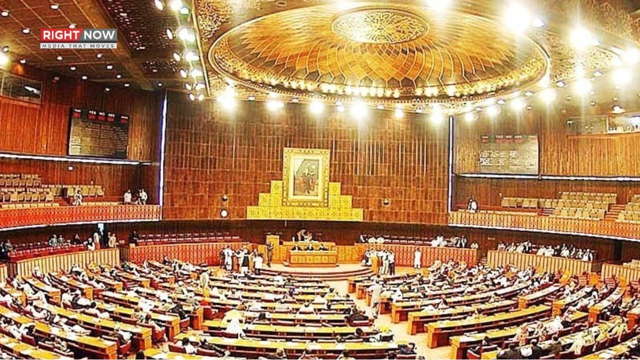 صدر مملکت نے قومی اسمبلی کا اجلاس پیر کو طلب کر لیا