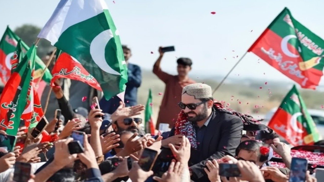 وزیراعلیٰ خیبرپختونخوا کی سندھ حکومت پر شدید تنقید