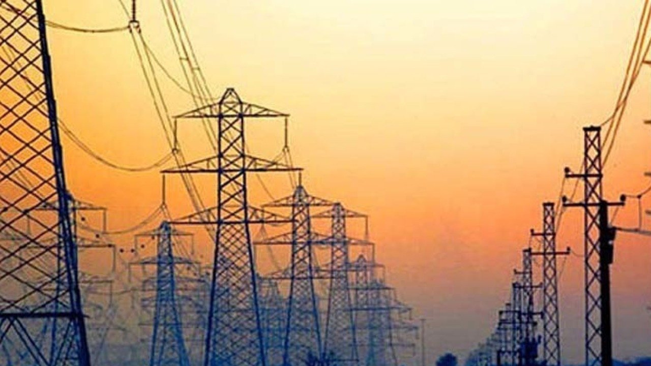 حکومت کی پاور سیکٹر میں اصلاحات، کراس سبسڈی میں 123 ارب روپے کی کمی