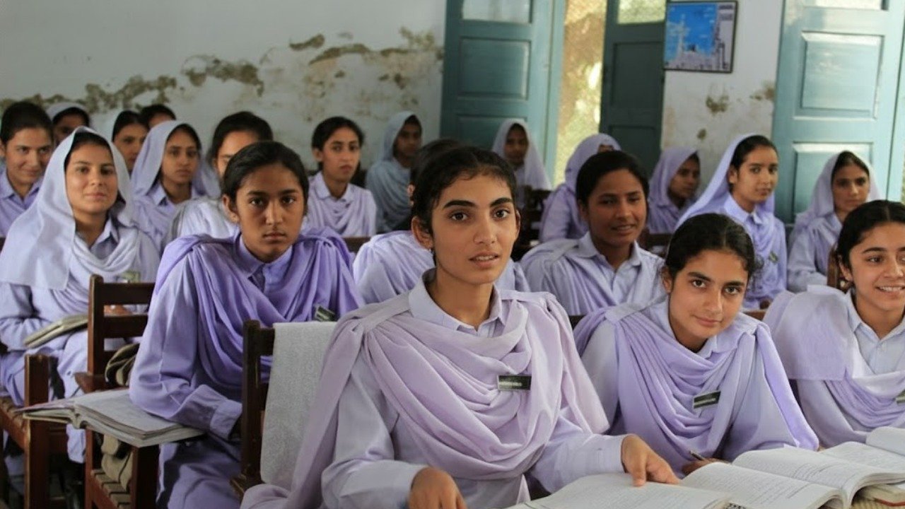 تعلیمی بورڈز کا فیسوں میں اضافہ، طلبہ کا احتجاج