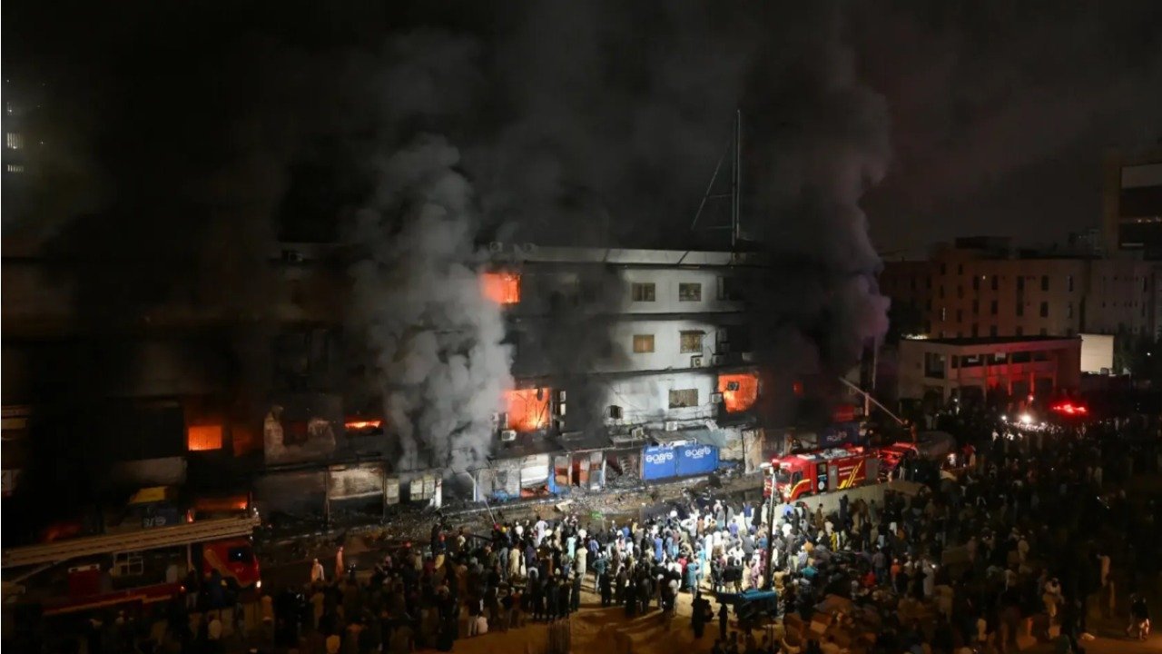 گل پلازہ حادثہ: بجلی بندش نے ممکنہ نقصان کو روکا، تنویر پاستا