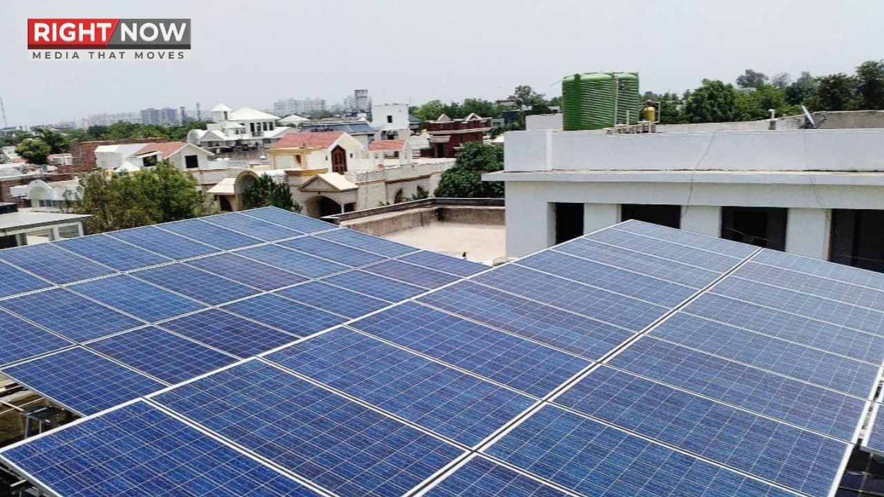 سولر پینلز کی قیمتوں میں 10 روپے فی واٹ اضافہ