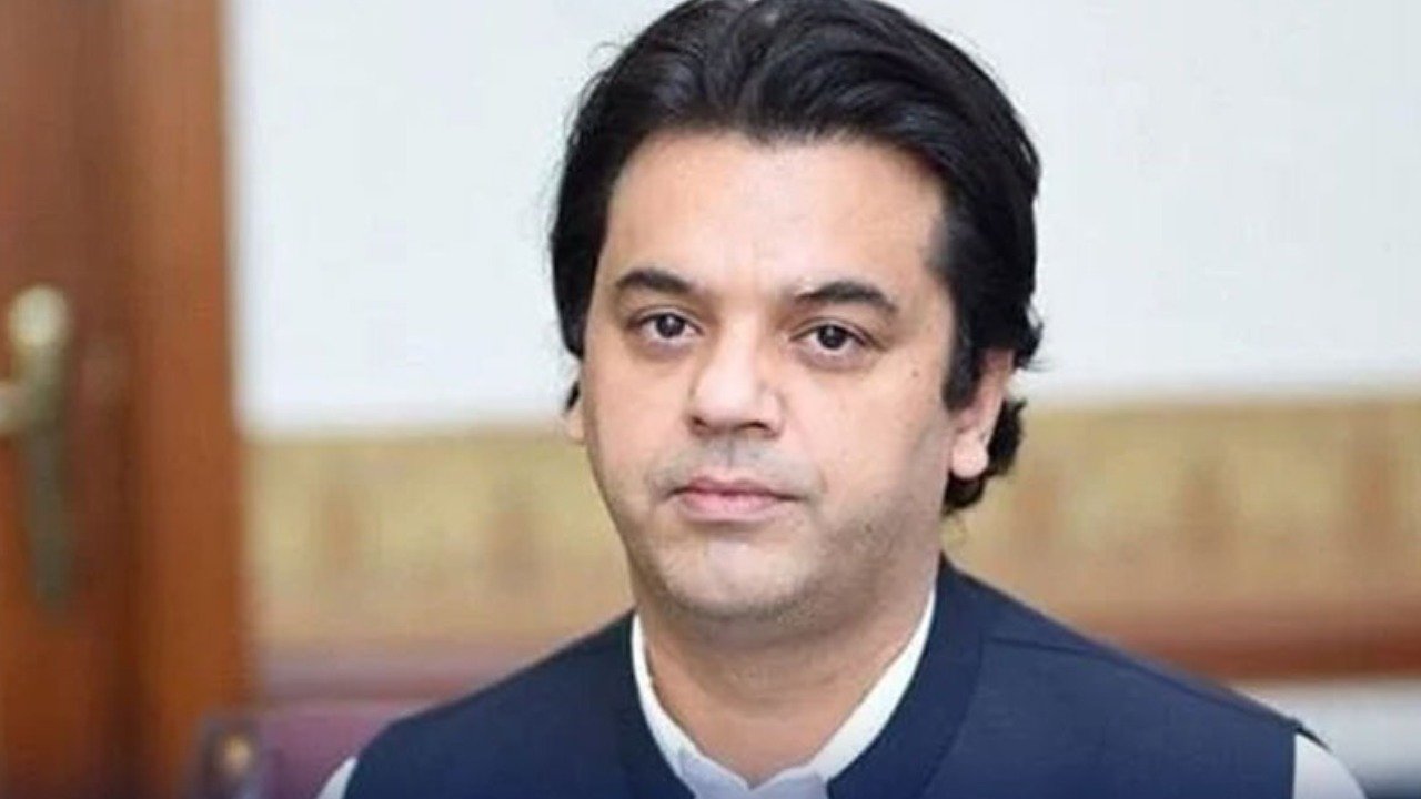 عثمان ڈار کا نام ای سی ایل سے نکالنے کی درخواست میں ترمیم