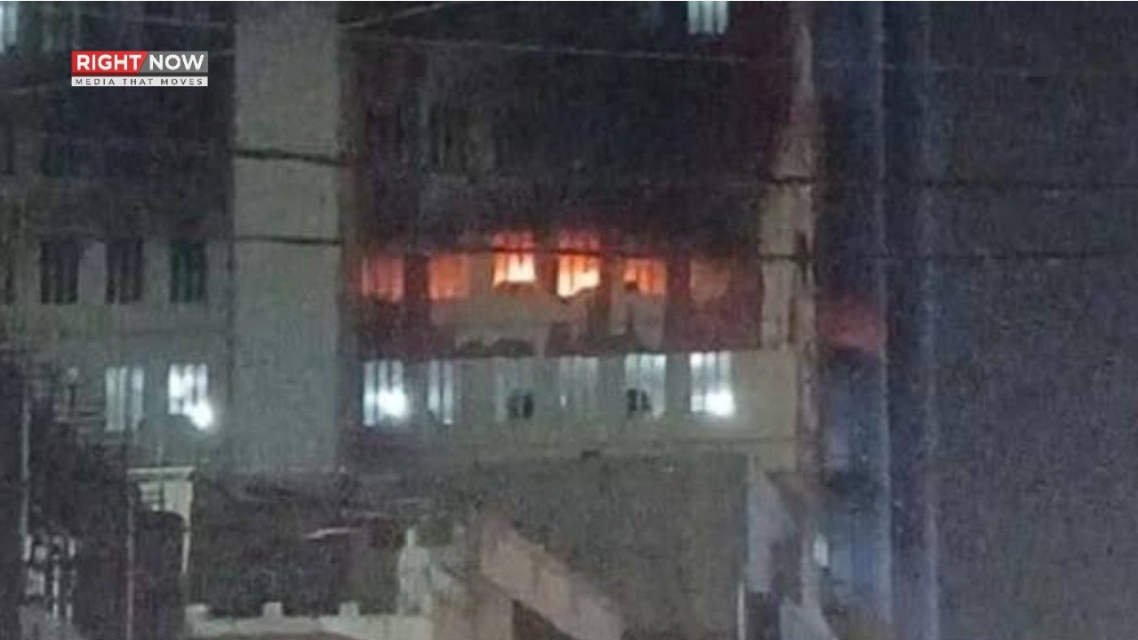 کراچی صدر کے قریب موبائل مارکیٹ میں آگ بھڑک اٹھی