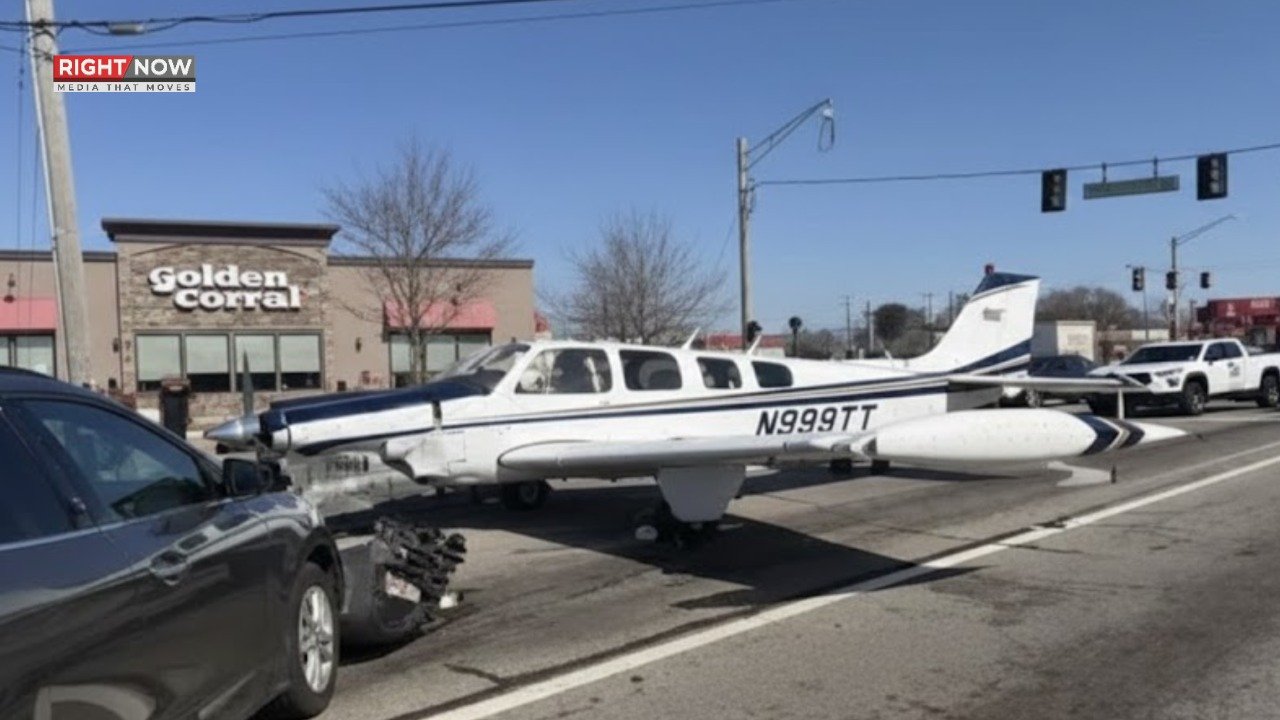 امریکا: تربیتی طیارہ گاڑیوں سے ٹکرا گیا، ویڈیو وائرل