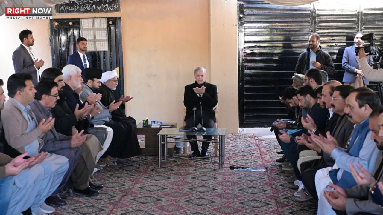 وزیر اعظم کا امام بارگاہ دورہ، شہدا کے لواحقین کے لیے امداد