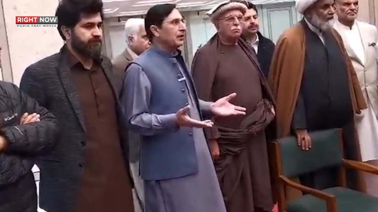 پارلیمنٹ ہاؤس کے باہر دھرنا مطالبات کی منظوری تک جاری