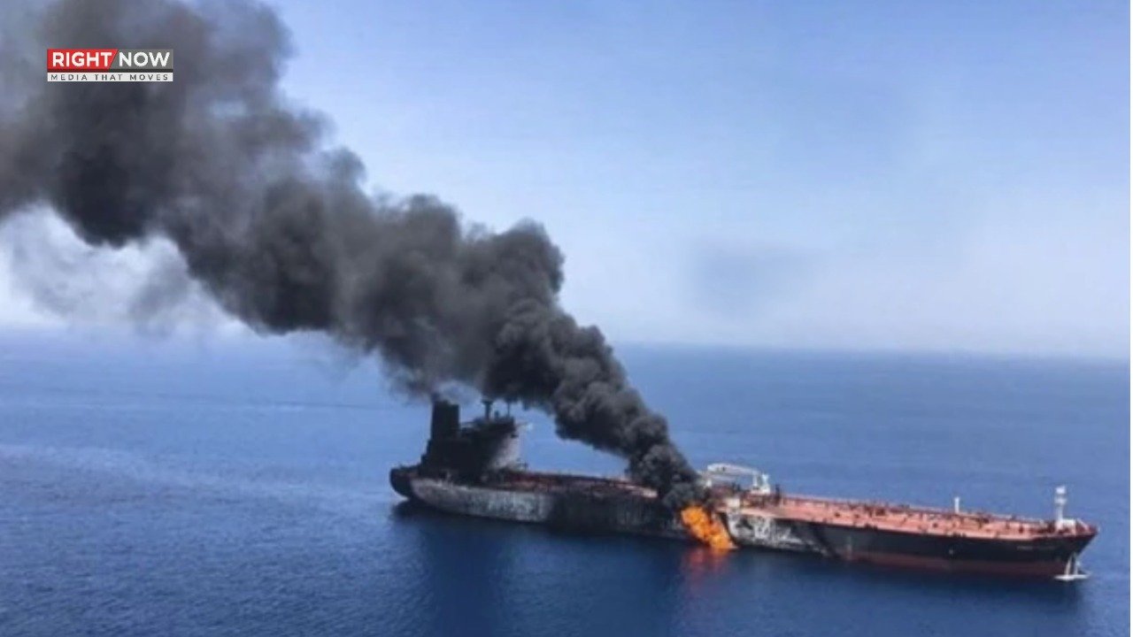 عراق میں بارودی کشتی کا تیل بردار جہاز پر خودکش حملہ