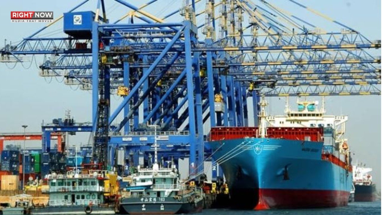 پیٹرولیم مصنوعات کی قیمتوں میں اضافے کے بعد 4 جہاز پیٹرول لے کر پورٹ قاسم پہنچ گئے