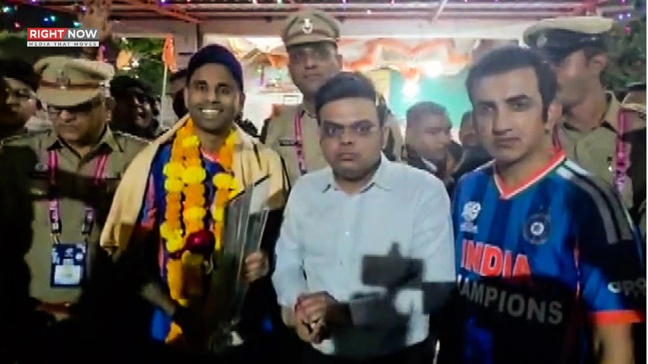 بھارت میں ٹی ٹوئنٹی ٹرافی مندر لے جانے پر تنازع