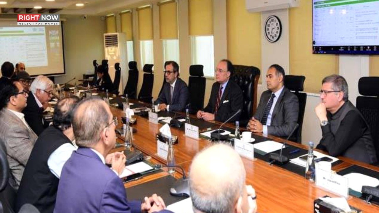 پاکستان میں پیٹرول اور ڈیزل کا سٹاک تسلی بخش، حکومت کا اجلاس