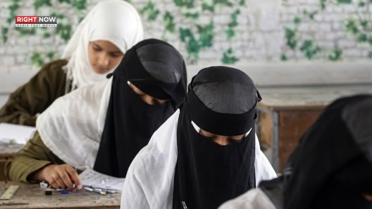 کراچی، امتحانی مراکز میں طالبات کے برقعے نہ اتروانے کا فیصلہ