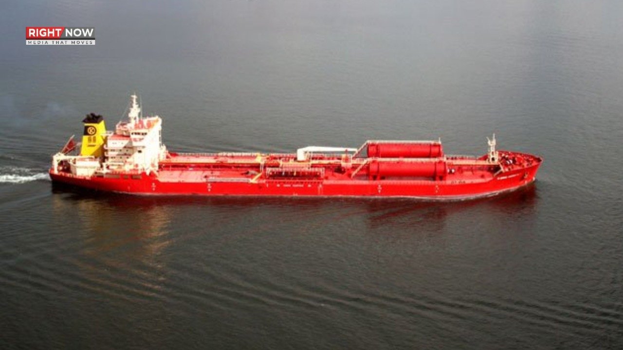 چینی تیل بردار جہاز، امریکی ناکہ بندی کے باوجود آبنائے ہرمز سے گزرا
