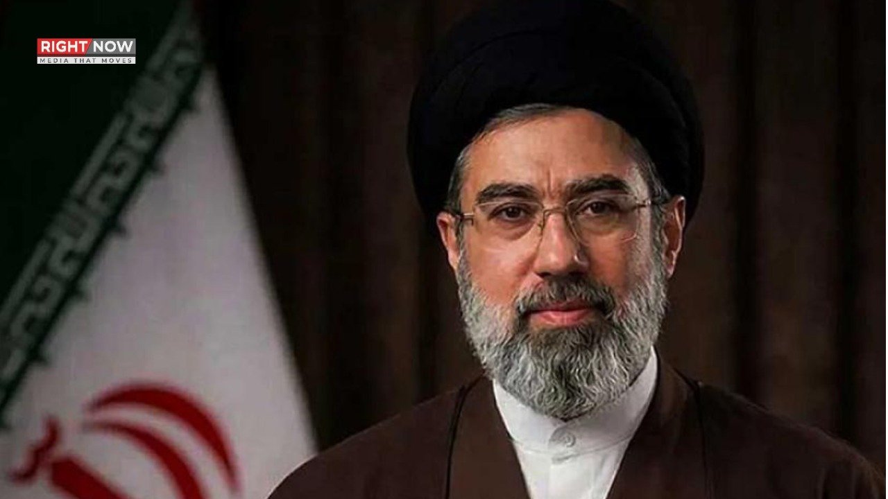 مجتبیٰ خامنہ ای نے ایرانی فوج کے یومِ قیام پر مبارکباد پیش کی
