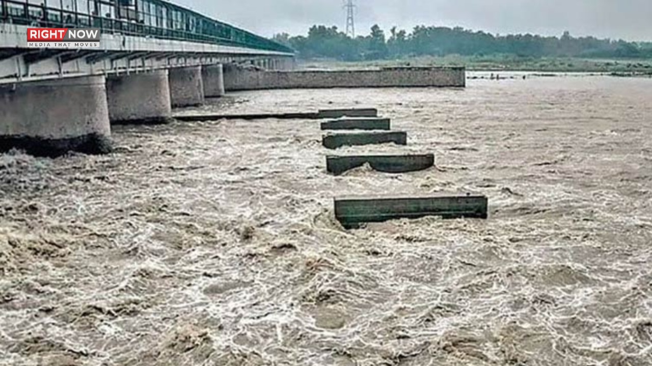 دریائے چناب میں پانی کی سطح بلند، ہیڈ مرالہ پر درمیانے درجے کا سیلاب