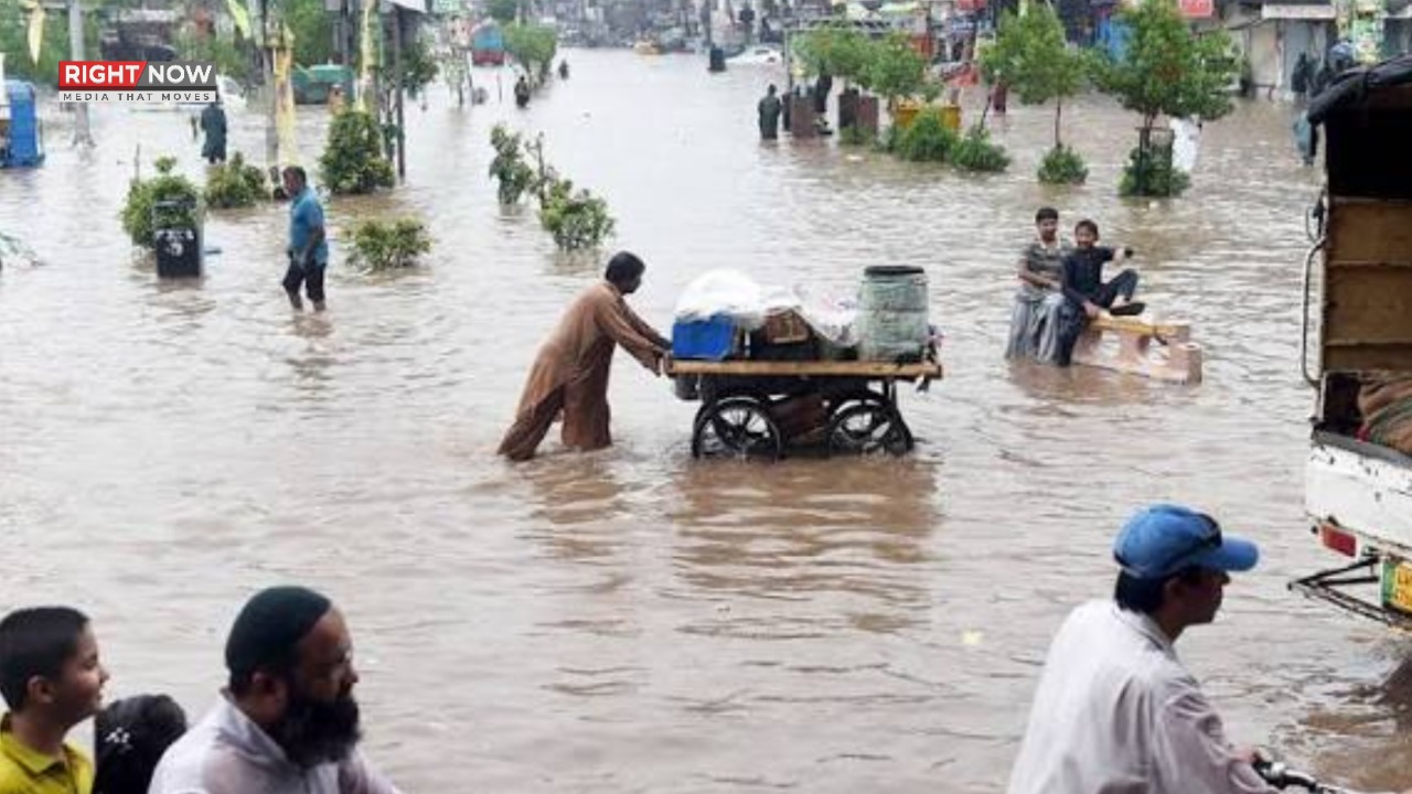 پنجاب میں موسلادھار بارشوں سے نشیبی علاقے زیر آب، شہری مشکلات کا شکار