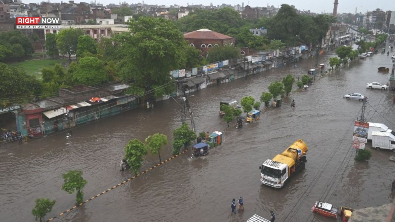 لاہور میں موسلا دھار بارش کی سنچری، نشیبی علاقے زیر آب