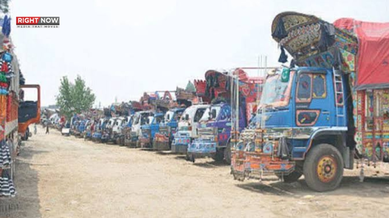 گڈز ٹرانسپورٹ ہڑتال سے برآمدی شعبوں کو 450 ارب روپے کا نقصان، حکومت پر دباؤ بڑھا