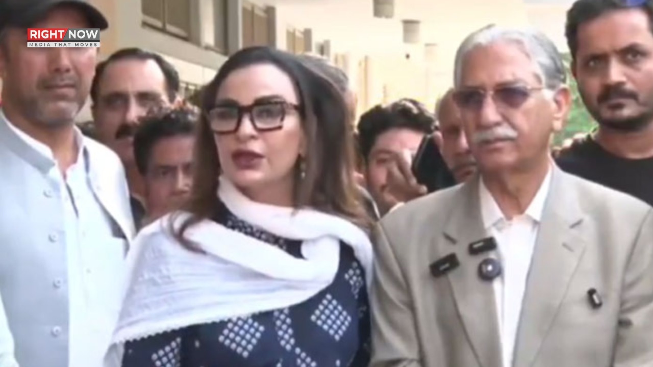 پیپلز پارٹی کا سانحہ پمز پر احتجاج، وفاقی وزیر صحت کے استعفے کا مطالبہ