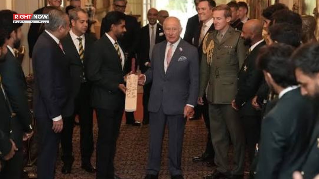 پاکستان کرکٹ ٹیم کا برطانوی بادشاہ چارلس کو بیٹ کا تحفہ، شاہی ملاقات میں تبادلہ خیال